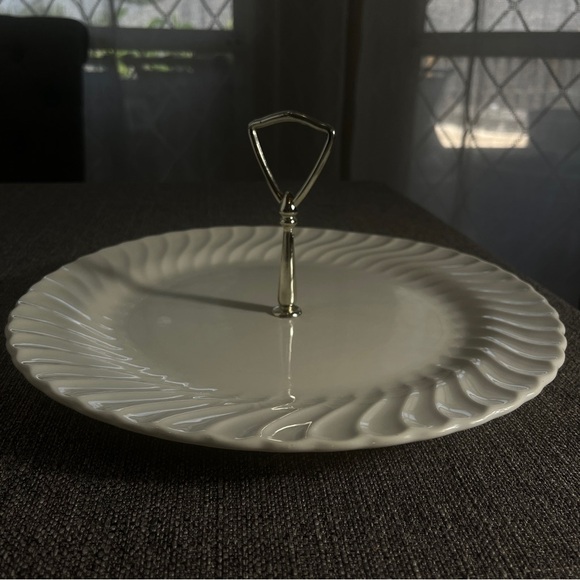 Vintage Sheffield Bone White USA Serving Plate with Handle - Swirl Edge Design - Picture 1 of 7